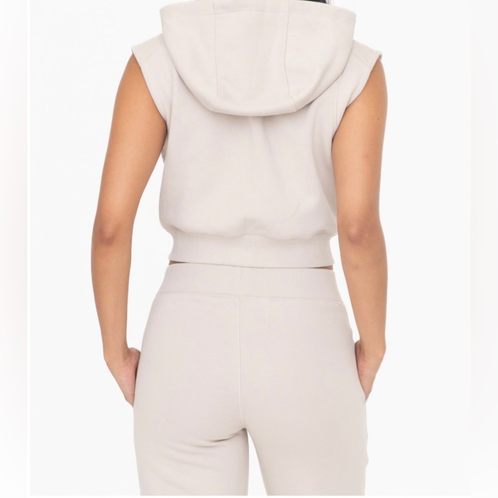 Cropped Puffer Jacket with Hood